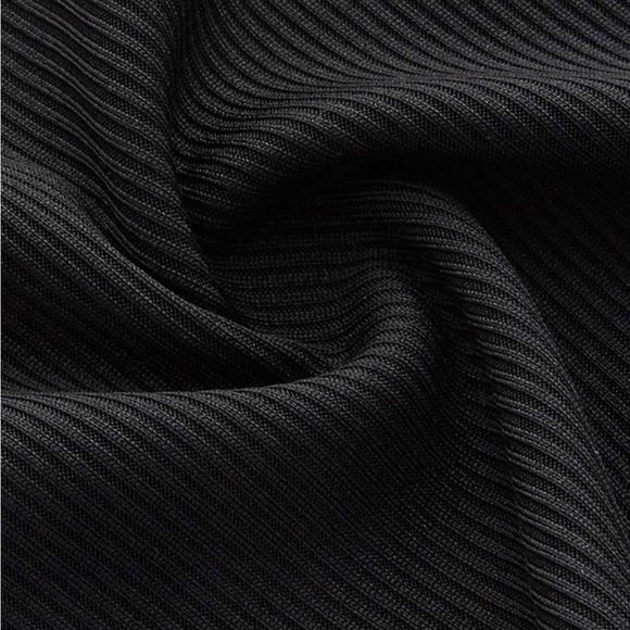 SHEIN Women's Casual V Neck Ribbed Knit Overlap Front Crop Cami Top - Picture 5 of 7